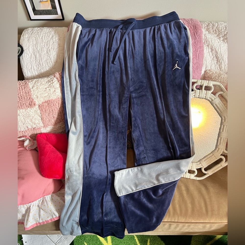 NIKE AIR JORDAN JUMPMAN LOOSE FIT VELOUR TRACK PANTS